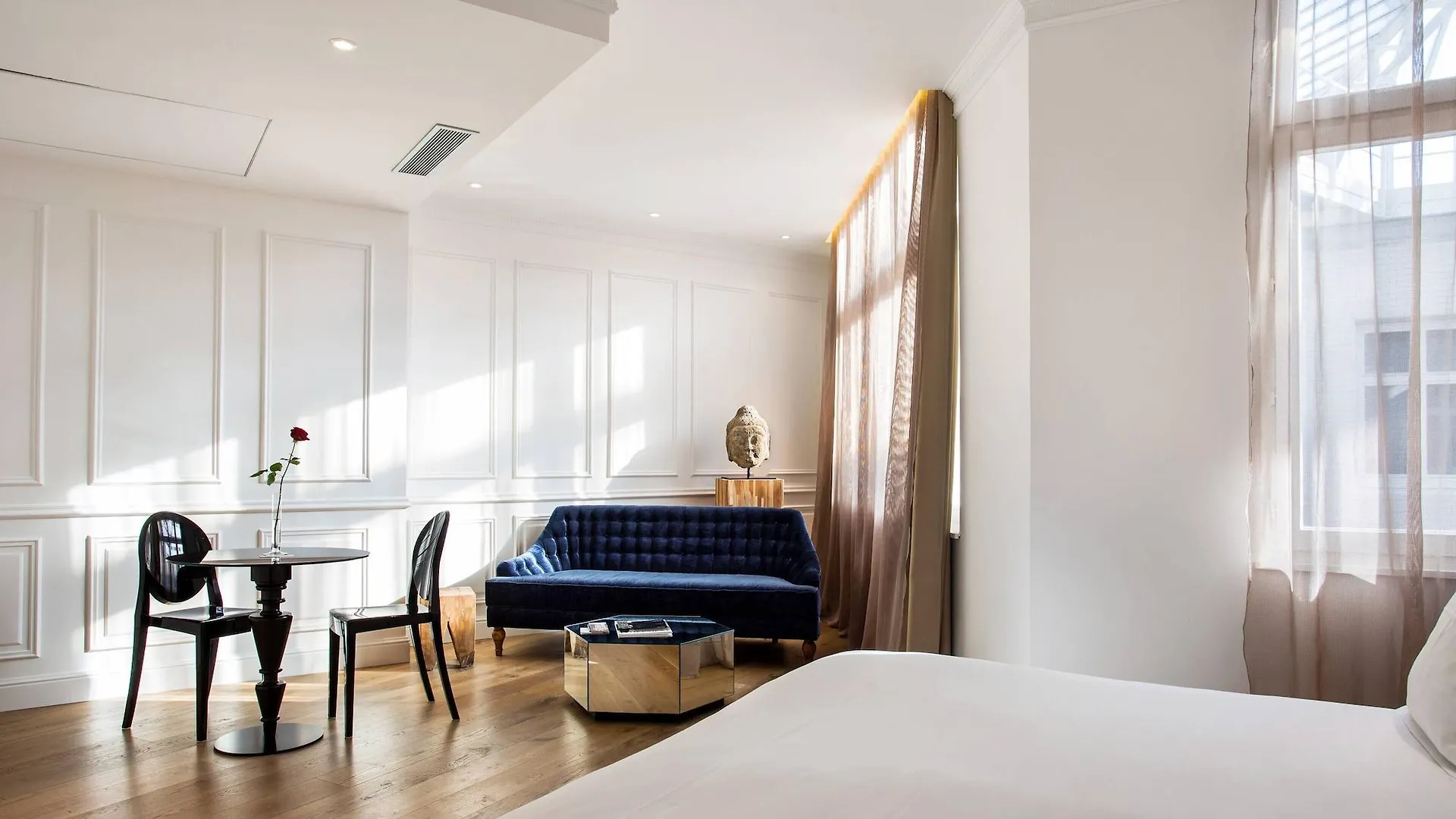 Banke Opera, Autograph Collection Hotel